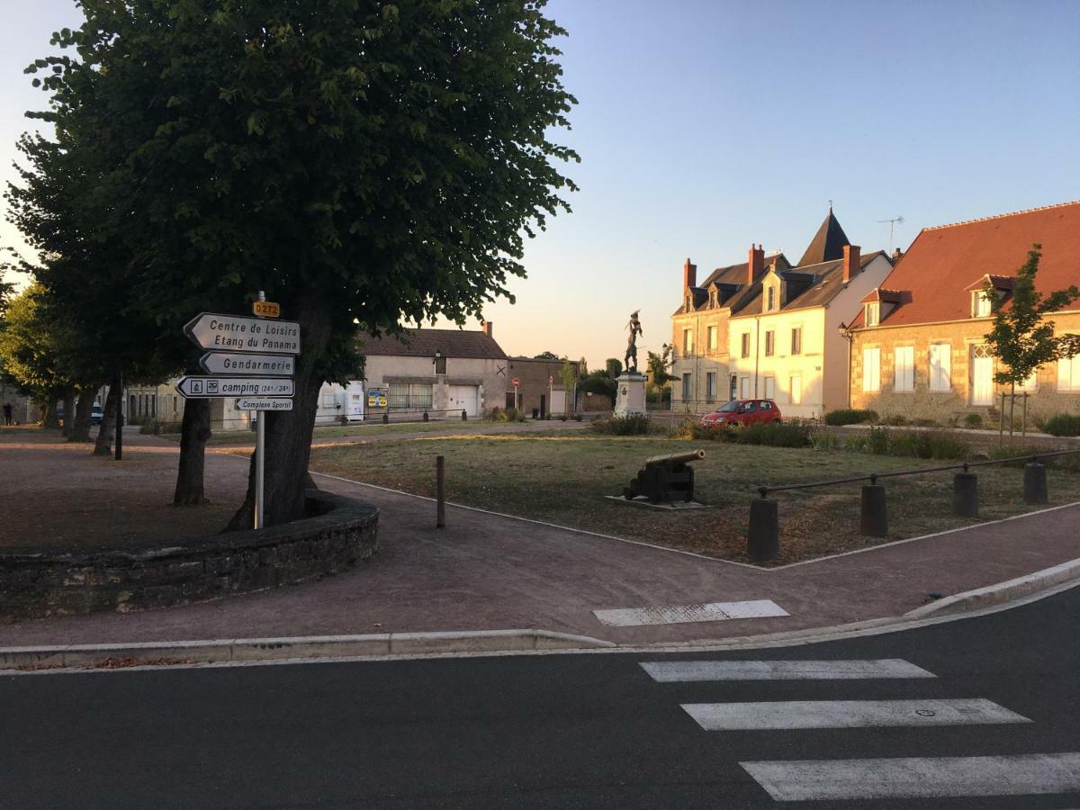 Charmant T2 Rdc Dans Residence Avec Parc Arbore Saint-Pierre-le-Moûtier Buitenkant foto