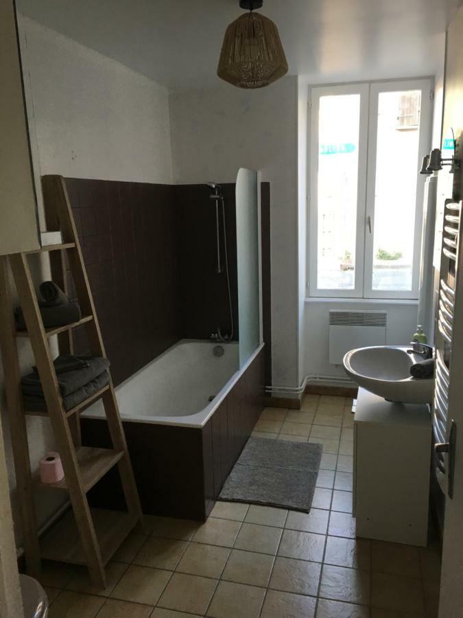 Charmant T2 Rdc Dans Residence Avec Parc Arbore Saint-Pierre-le-Moûtier Buitenkant foto